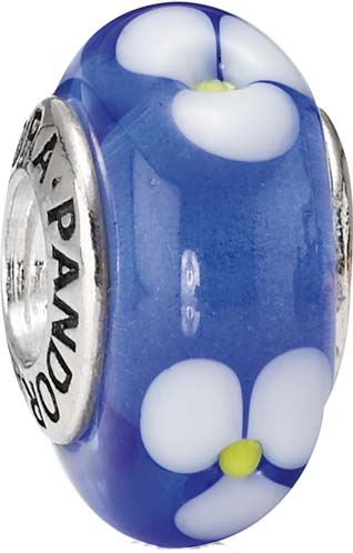 PANDORA Charms Muranoglas Element  Modellnummer: 790609 Das Absolute Topdesign von PANDORA, aus echtem Silber Sterlingsilber 925/-. Maße ca. 14,8mm x 8,6mm. Farben: in blau mit weißen Blumenmuster In Premiumqualität von Deutschlands größtem und günstigste